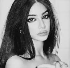 Leslie Medrano (lavidaleslie)