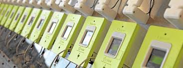 Si la fraude au compteur électrique n'a rien d'une nouveauté, elle comporte toujours autant de risques bloquer la roue aimantée à l'aide d'un bout de bois ou de plastique pour faire arrêter le mécanisme. Le Nouveau Compteur Electrique Linky Plus Cher Plus Intrusif Mais Pas Ecologique Basta