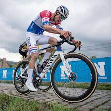 De door ons gesponsorde ploegen zullen met deze setup blijven rijden zolang we de incidenten met de. Canyon Bicycles On Twitter From Iconic Races To Our New Collection For The Start Of 2021 The Aeroad Cfr Has Two Different Team Colours Https T Co 6ravcxyfkr Https T Co Ybig4pgzvy