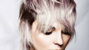 Jan 15, 2022 · di ana morales. Tagli Capelli Medi Il Ritorno Degli Anni Ottanta Vanity Fair Italia