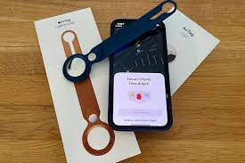 Airtag is designed to act as a key finder, helping people find personal objects (e.g. Apple Airtag Im Test So Funktioniert Das Tracking Von Gegenstanden Gq Germany