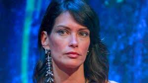 Il suo esordio come dj ,avviene nel 2004 all'heineken jammin festival. Fernanda Lessa Lasciata Da Bobo Vieri La Verita Per Colpa Di