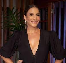 Ivete sangalo antes e depois. Ivete Sangalo Passa Por Cirurgias Plasticas Em Hospital De Sao Paulo Estrelando