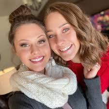 Madeline Bohan's Instagram, Twitter & Facebook