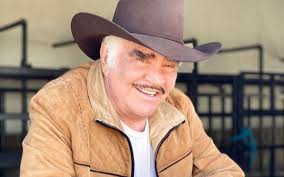 Nicknamed el charro de huentitán (the charro from huentitán), el ídolo de méxico (the mexico's idol), and el rey de la música ranchera (the king of ranchera music), fernández started his career as a busker, and has since become a cultural icon, recording more than 50. La Enorme Fortuna Que Vicente Fernandez Dejaria A Sus Hijos