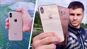 ما مدى تحمل الآي فون Xs آي فون إسلام