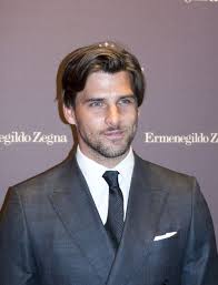 Medium Hairstyle For Men With Straight Hair Mens Hairstyles Medium Medium Hair Styles Mens Hairstyles
