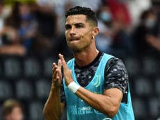 Sir alex ferguson personally reached out to cristiano ronaldo to convince him to snub a transfer to manchester city and return to manchester . Aoxrvhq5oq6t5m