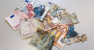 Beachte, dass auch deutsche banken eine gebühr verlangen können. Beschadigte Geldscheine Was Nun Sparda Bank Hannover Blog