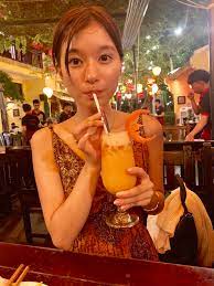 芳根京子スタッフ【公式】 on X: 思い出🇻🇳  「海外行きたいって言ってるの見かけたんだけど！」って、テレビかネットかで情報を仕入れた叔母から連絡があり、笑 母と叔母と私、 女子3人旅でした☺️  2人の誕生日祝いも兼ねて☺️ #ベトナム🇻🇳 t.cog7WayrTole ...