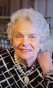 Kari Olson's Instagram, Twitter & Facebook