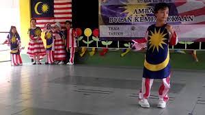 Hal ini diketahui dari laman tampilan google yang menggambarkan tentang keadaan mulai dari beragam kebudayaan yang tergambarkan dengan beberapa orang yang mengenakan pakaian daerah. Prasekolah Permata Bestari Pakaian Beragam Ambang Merdeka Youtube