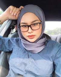 Image May Contain One Or More People Eyeglasses Closeup And Outdoor Beautiful Hijab Asian Fashion Women Beautiful Muslim Women