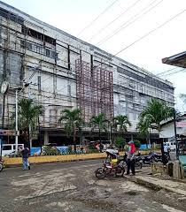 Radio station dyka 801 antique reported that the fire started at the mall's roof deck and has since engulfed a significant portion of the mall, with parts of the second floor collapsing. Gaisano Grand Mall Owner