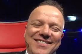 Alla serata partecipano quasi tutti gli attori del cast (escluse serena autieri e cristina moglia), numerose guest star e ospiti musicali come paola & chiara, gigi d'alessio e peppino di capri. Luca Claudio Ilaria E Andrea Figli Di Gigi D Alessio Chi Sono Eta E Madri