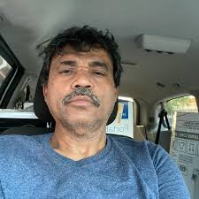 PhillSoft Stand Mixer 5.5 litres Available in silver colour, this home use  mixer is ideal for mixing cake batter, whipping cream and other light  mixing. This mixer is ideal for mixing batter