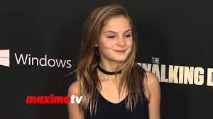 Paras televisioesitys, paras miespääosa ( andrew lincoln ), paras naispääosa ( sarah wayne callies ), paras miessivuosa ( steven yeun ), paras naissivuosa ( laurie holden ) ja paras vieraileva tähti. Brighton Sharbino The Walking Dead Season 4 Premiere Red Carpet Arrivals Youtube