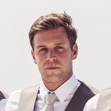 Chris Breach's Instagram, Twitter & Facebook