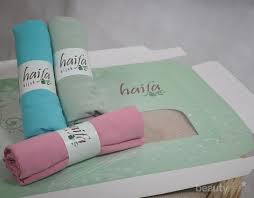 Kain lembut dan flowy, kain keras dan sukar dibentuk untuk tudung bawal ramai yang masih keliru nak pilih material tudung yang sesuai dengan bentuk muka. Lengkap Ini Dia 14 Jenis Kain Yang Perlu Kamu Ketahui Agar Lebih Nyaman Saat Berhijab