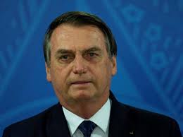 Bolsonaro insulta a periodista brasileña con una insinuación sexual