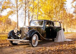 Coche riley modelo 4/72 con buena base para restaurar sin daños estructurales. Iberocab El Amor Por Los Coches Clasicos Y La Pasion Por Las Bodas Para Tu Gran