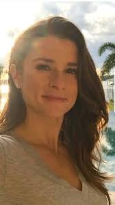 Feeling this look today…What do you think? Drop a comment!❤️💋👙🏊‍♀️