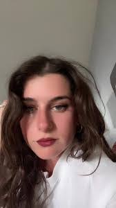 Sarah Canter's Instagram, Twitter & Facebook