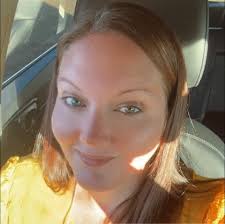 Kelly Holsapple Gomez (@kelly.gomez.148) • Facebook