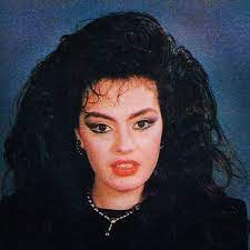 كل شيء يا حبيبتي يمكن إخفاؤه إلا خطواتك وانت تسيرين حافية القدمين في قلبي شيريهان شريهان sherihan sherihan lovers artwork egypt mona lisa