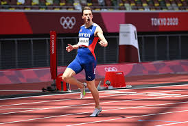 Karsten warholm of norway absolutely pulverized his own world record. Athletics Warholm Destroys World Record To Win 400m Hurdles Gold Reuters