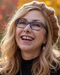 Mae Conte's Instagram, Twitter & Facebook