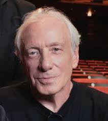 Eine Stunde bevor es dunkel wird