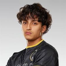 Alex Monge's Instagram, Twitter & Facebook