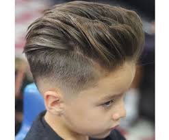 Dalam foto yang dirilis beberapa waktu lalu, aktris berusia 47 tahun itu terlihat memiliki gaya rambut bob pirang di atas bahunya. 30 Model Rambut Anak Cowok Tipis Terbaru Untuk Umur 2 Tahun Di 2021 Kanalmu