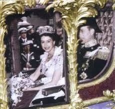 Quel age a la reine sa mã¨re (elisabeth 1, appelã©e la reine mã¨re) est nã©e le 4 aout 1900 et morte en 2002 (le 30 mars). Couronnement De La Reine Elizabeth Ii D Angleterre Evenements Perspective Monde