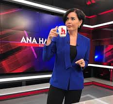 Canlı yayında yaptığı tartışma ile ülke gündemine oturan özlem gürses, izleyenlerin merak konusu oldu. Ozlem Gurses Kac Yasinda Nereli