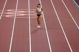 We are chatting in cambridge on a glorious sunny day, with the hope of a glorious few weeks ahead for britain's no 1 heptathlete. 4aeefm2gecjklm
