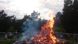 La noche de san silvestre o la nochevieja, finlandia recibe el año nuevo con fuegos artificiales por todas las ciudades y poblaciones del país. Juhannus Una Celebracion En Finlandia Con Noches Blancas Landingdos