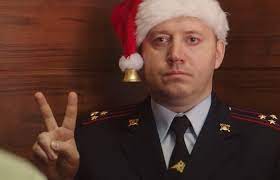 Новогодний беспредел 3» станет мюзиклом. Dzhejms Muh V Novom Trejlere Filma Policejskij S Rublyovki Novogodnij Bespredel 2 Novosti Na Film Pro