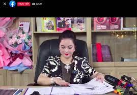 Bà nguyễn phương hằng tiếp tục réo tên đàm vĩnh hưng: Csyjpv5twb709m