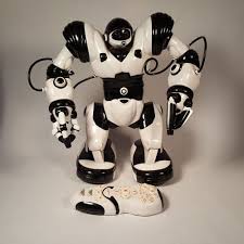 Black And White Robot Wowwee Robosapien Humanoid Toy R C Robot 14 Black And White Remote Control 2004 Wowwee Wow Wee Toy R Remote Control