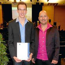 Bei koepfer werden den auszubildenden freiheiten gegeben, die es richtig zu nutzen gilt. Furtwangen Firma Koepfer Freut Sich Mit Dominik Ritter Furtwangen Umgebung Schwarzwalder Bote