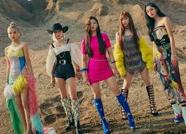 Jyp에서 야심 차게 낸 걸그룹으로, 그 성과를. Itzy Grab Attention In Wild West Theme Comeback Not Shy Bollywood News Bollywood Hungama