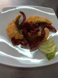 Mettete a soffriggere i peperoni cruschi facendo attenzione a non bruciarli. Baccala Fritto Con Peperoni Cruschi Picture Of Ristorante Miseria E Nobilta Tito Tripadvisor