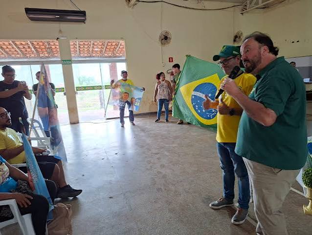 Vice na chapa de Wellington Fagundes participa de ato pol&iacute;tico em C&aacute;ceres - P&aacute;gina Press