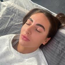 Classics 🤍 Happy Saturday everyone, have a gorgeous weekend in the sun ☀️