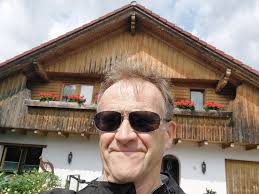 Great evening y'day for the Sandyford 5K. Good route , needs to get more  publicity as it could be so much bigger! Well done to everyone who took  part 🏃🏼‍♀️