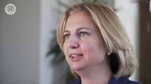 Yaklaşık dört yıl süren ortaklığın ardından ahmet özal ve cem uzan ortaklığı bitirme kararı aldı. Siyasal Bilgiler Fakultesi