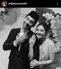 Namun untuk nonton my lecturer is my husband episode 5 anda harus berlangganan supaya anda bisa nonton my lecturer my husband goodreads episode 5 dan episode lainnya lebih awal. My Lecturer My Husband Gitlicious Kumpulan Catatan Harian