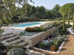 Authentique Villa Provencale Piscine Chauffee Jardin D Exception Vue Alpilles Saint Remy De Provence Piscine Amenagement Paysager Jardins Piscine Et Jardin